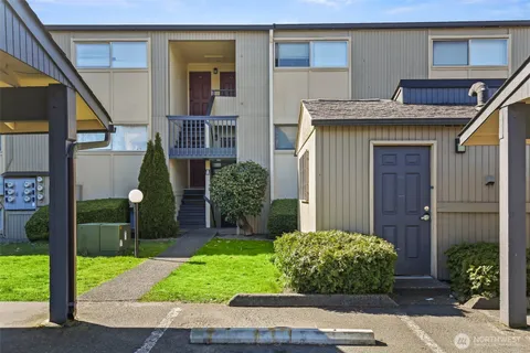 $250,000 | 31003 14th Avenue South, Unit A12, Federal Way, WA 98003