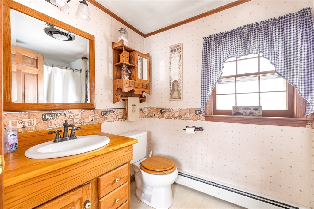 8 Washington Street Mendon, MA 01756 - Photo 13 of 20