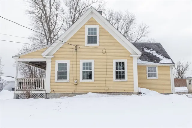 $385,000 | 8 Washington Street, Mendon, MA 01756