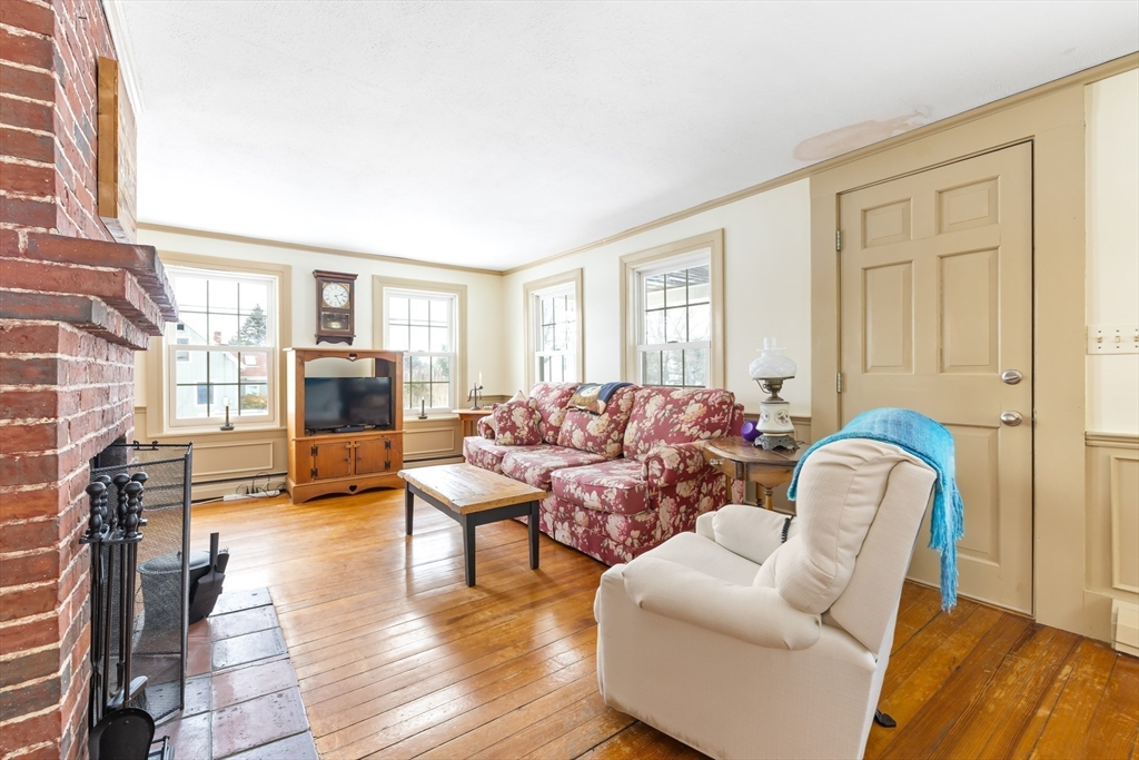 8 Washington Street Mendon, MA 01756 - Photo 6 of 20