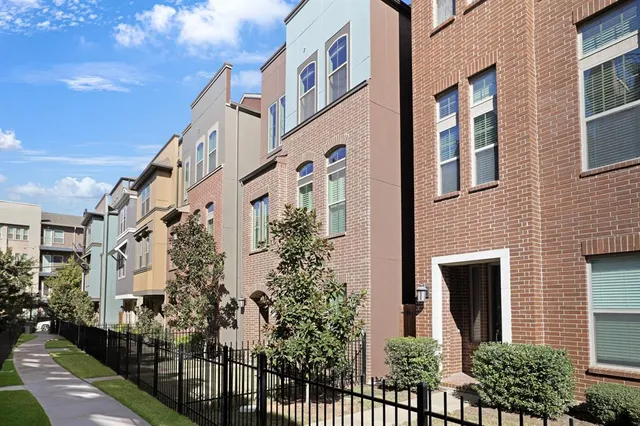 $525,000 | 1365 Arch Place, Dallas, TX 75215