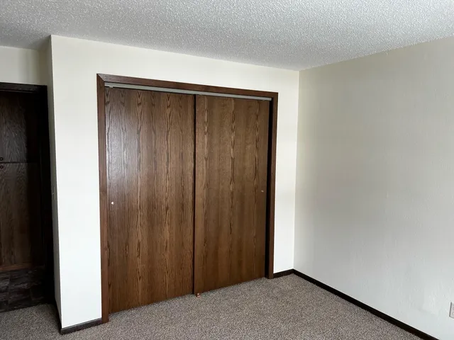 $684 | 300 Highland Court, Tyler, MN 56178