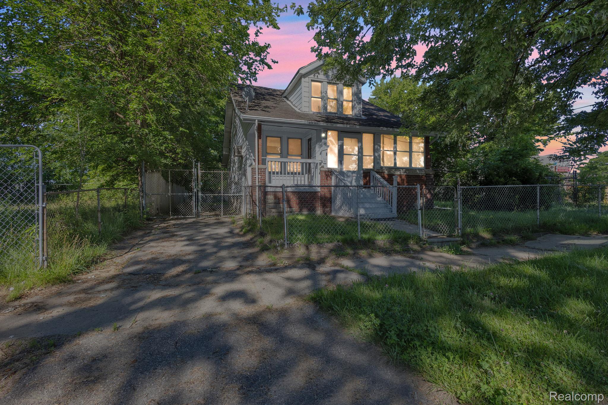 4877 Maynard Street Detroit, MI 48215 - Photo 40 of 41 1-web-or-mls-FZ3A6757_1.jpg