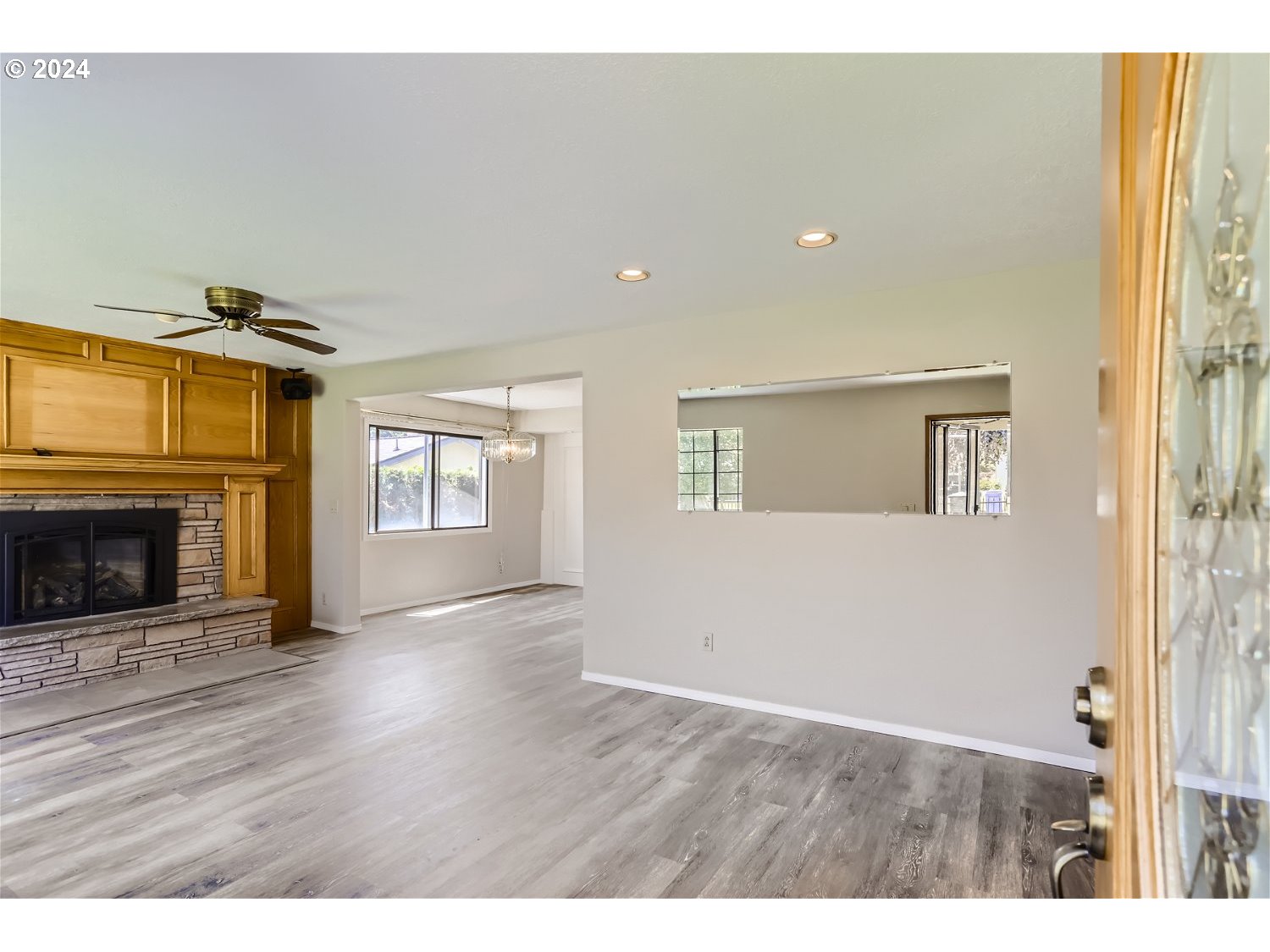 4009 Southeast View Acres Road Milwaukie, OR 97267 - Photo 7 of 37 a view interior of the house and front door