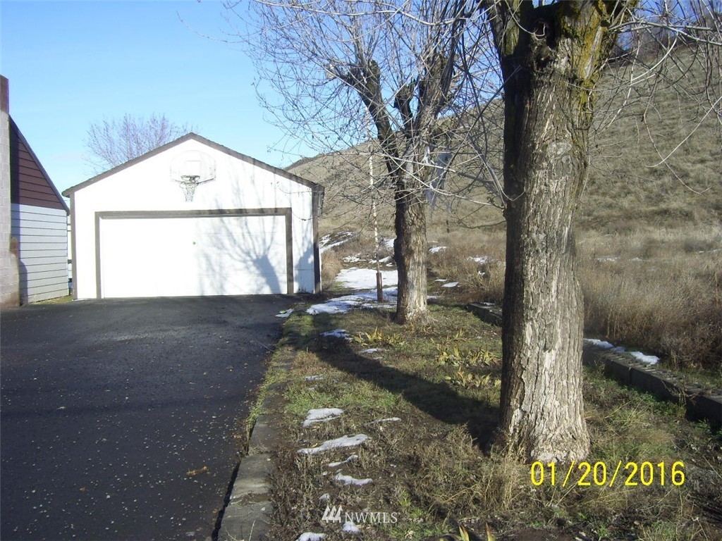 7998 Dick Road Northeast Moses Lake, WA 98837 - Photo 2 of 12 Gallery Image 2