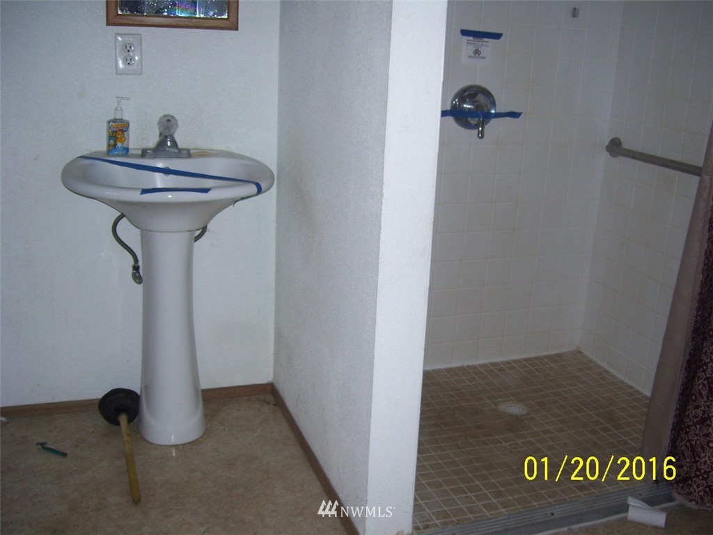 7998 Dick Road Northeast Moses Lake, WA 98837 - Photo 4 of 12 Gallery Image 4