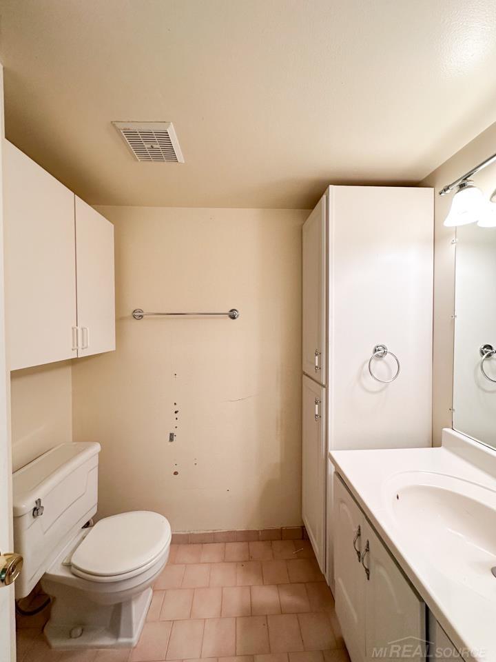 30248 Southfield Road, Unit 176 Southfield, MI 48076 - Photo 15 of 26