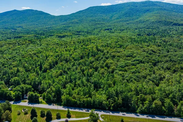 $2,300,000 | 215 Highway 30, Dorset, VT 05251
