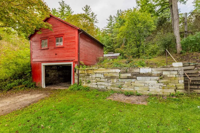 $2,300,000 | 215 Highway 30, Dorset, VT 05251