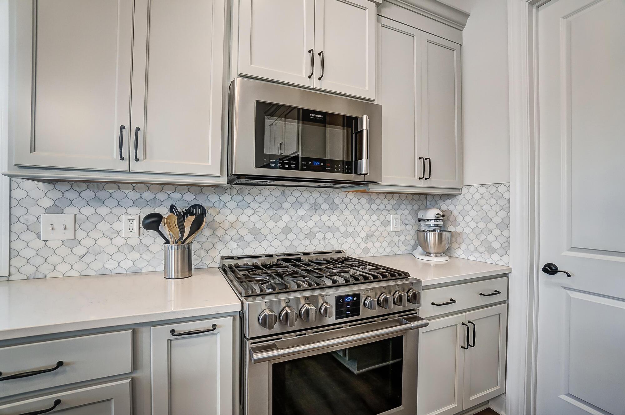 5739 Piatt Road Lewis Center, OH 43035 - Photo 17 of 79 Gas Range
