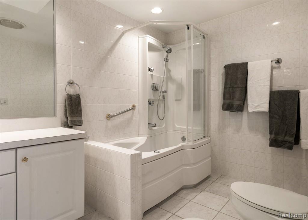 918 Langley Road Rochester Hills, MI 48309 - Photo 24 of 43
