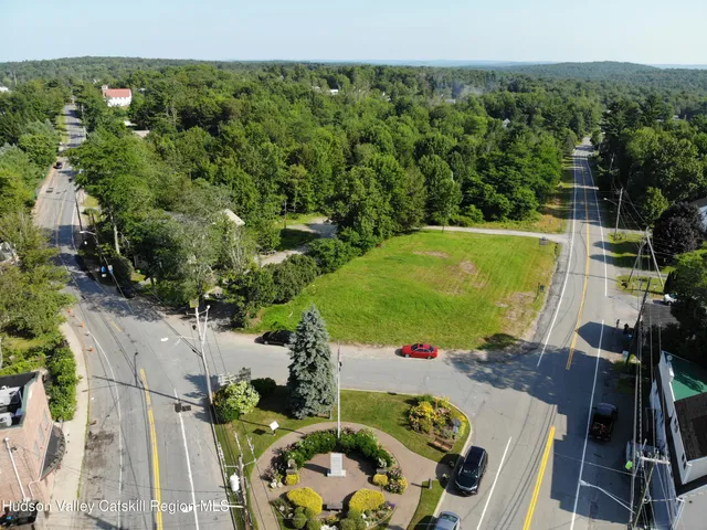 a view of a tennis court