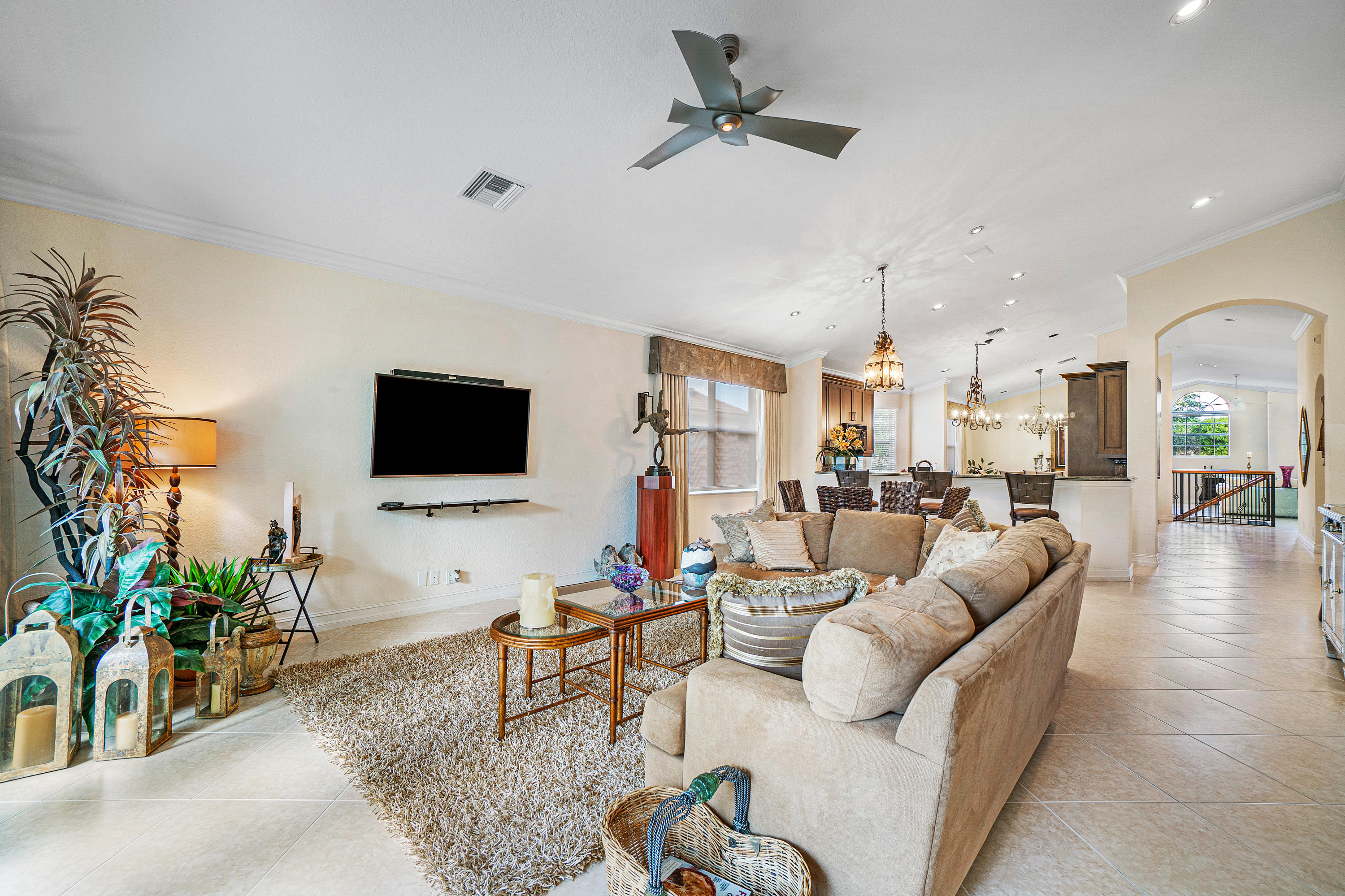 6160 Island Bend, Unit D Boca Raton, FL 33496 - Photo 4 of 25 Family Room