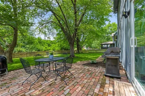 $425,000 | 309 North Mesquite Street, Olathe, KS 66061