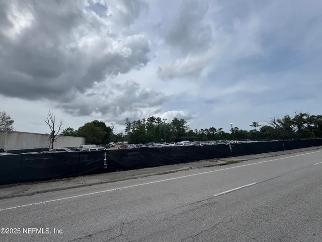 a view of terrace with city view