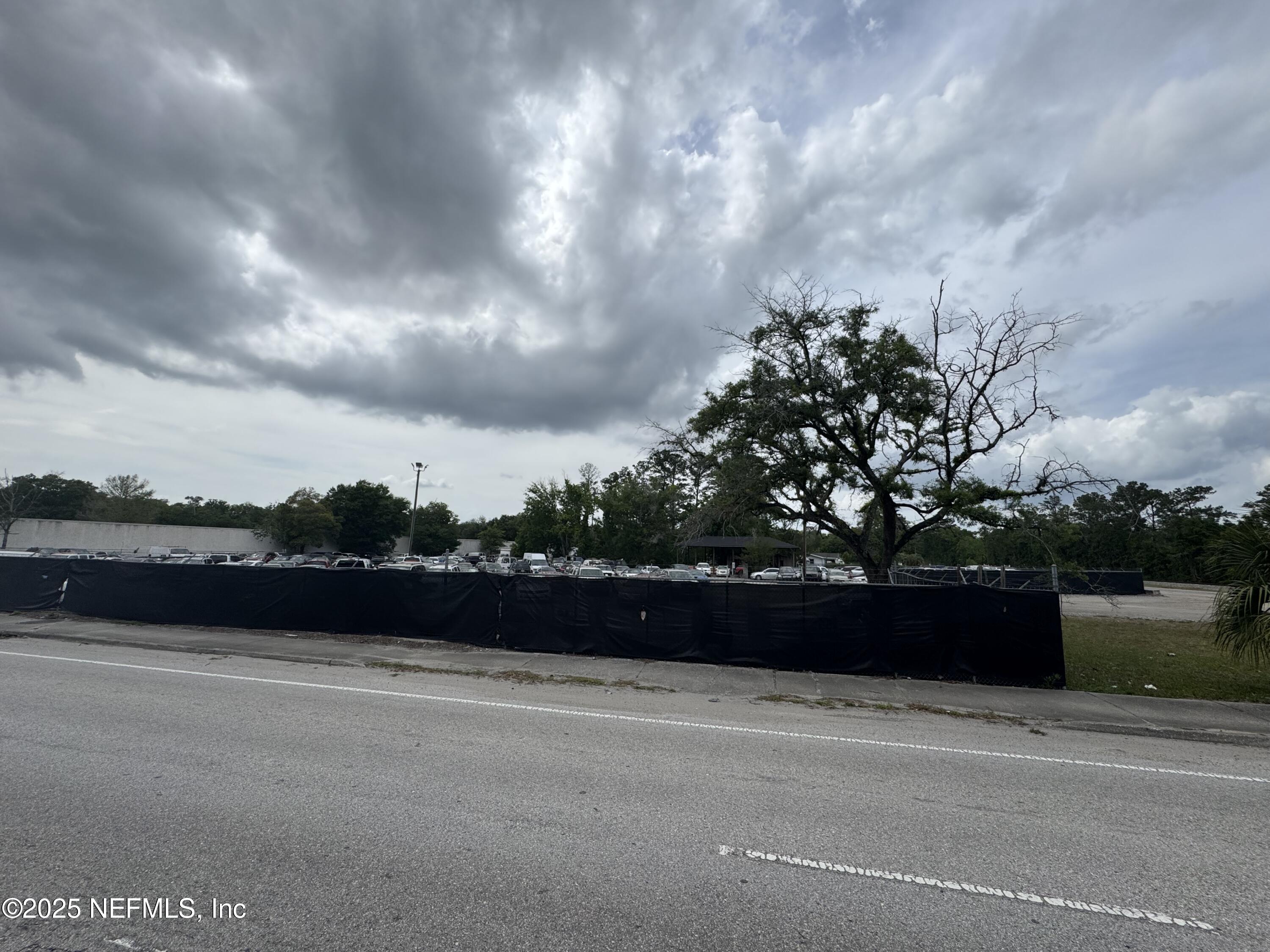 5515-5517 Shad Road Jacksonville, FL 32257 - Photo 5 of 17 a view of terrace with city view