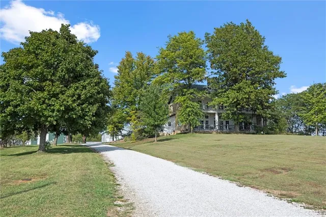 $2,500,000 | 17580 Cantrell Road, Linwood, KS 66052