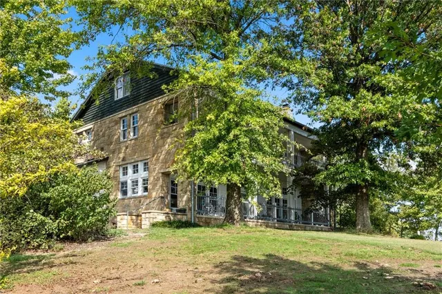 $2,500,000 | 17580 Cantrell Road, Linwood, KS 66052