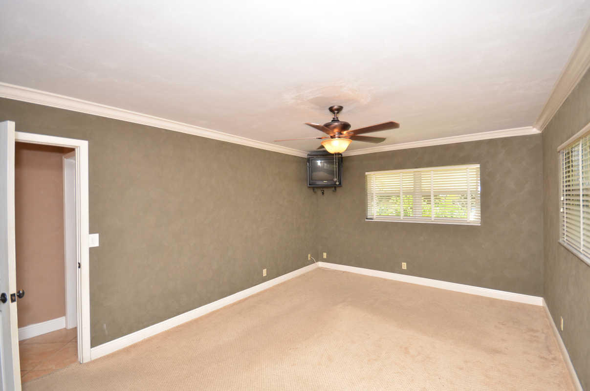 343 Northeast 30th Street Boca Raton, FL 33431 - Photo 12 of 27 MASTER BEDROOM