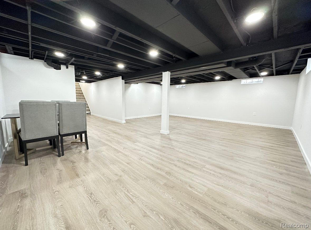28043 Peppermill Road Farmington, MI 48331 - Photo 41 of 41 Gallery Image 41