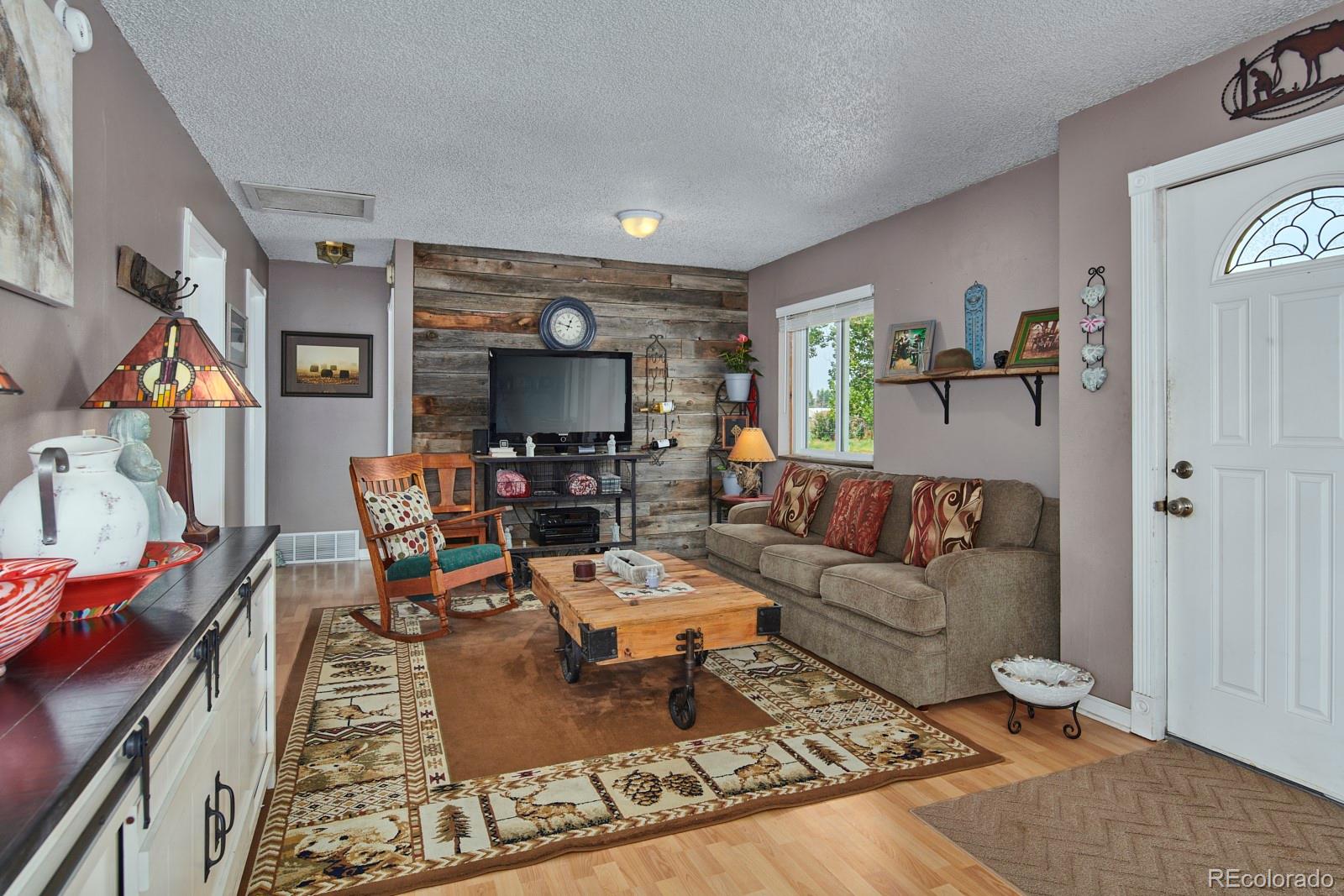 9462 Apache Road Longmont, CO 80504 - Photo 5 of 28 Gallery Image 5