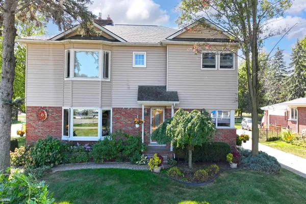 $639,900 | 28900 South River Road, Harrison Township, MI 48045