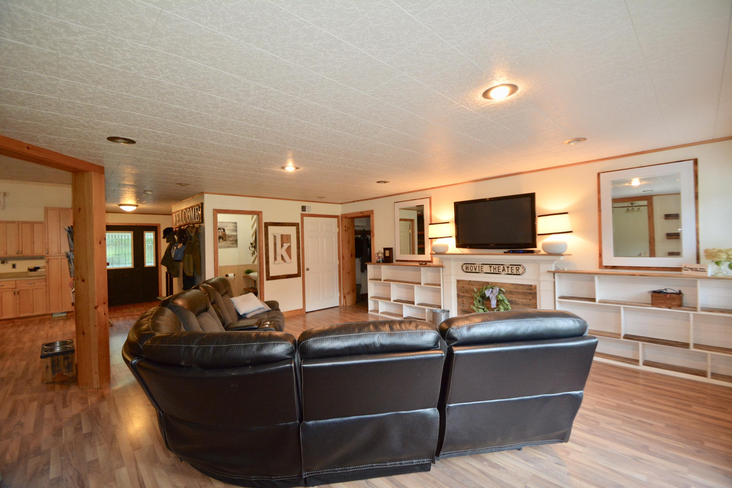 122 Clark Road Winterport, ME 04496 - Photo 9 of 38 Living room