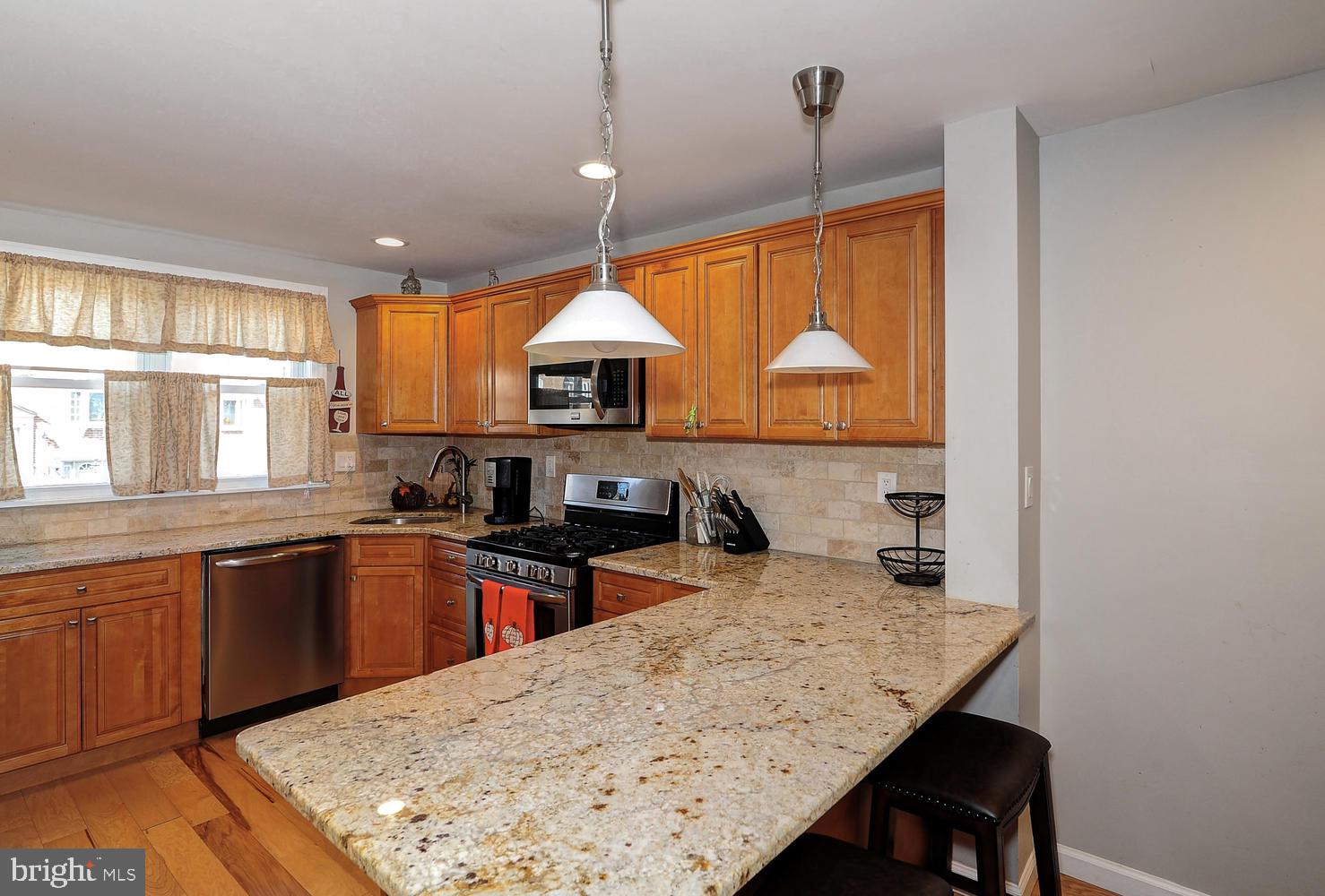 2848 Angus Road Philadelphia, PA 19114 - Photo 8 of 29 Kitchen
