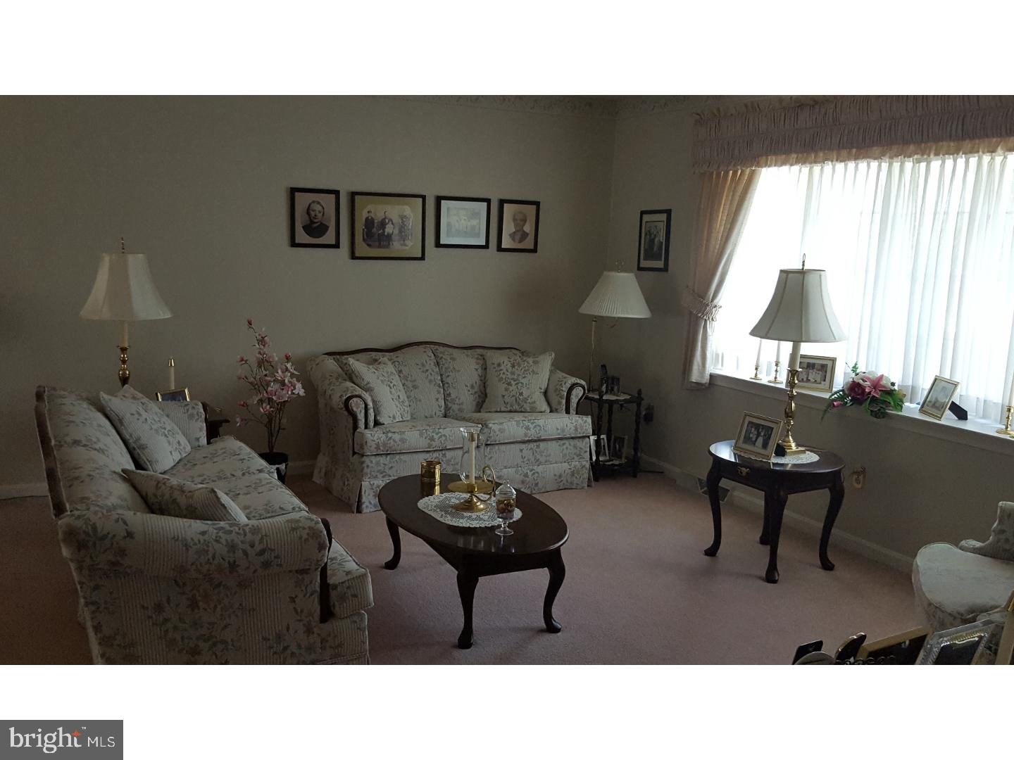 4318 Stoudts Ferry Bridge Road Reading, PA 19605 - Photo 6 of 17 Living Room