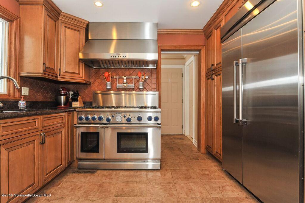 11 Sudbury Road Morganville, NJ 07751 - Photo 8 of 23 12