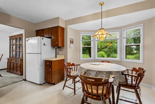 $299,900 | 2841 East Pine Drive, Crete, IL 60417