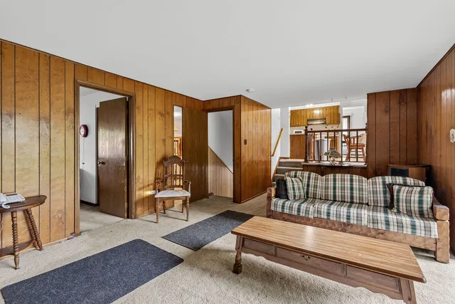 $299,900 | 2841 East Pine Drive, Crete, IL 60417