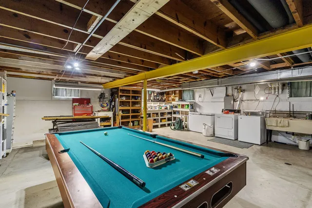 $299,900 | 2841 East Pine Drive, Crete, IL 60417