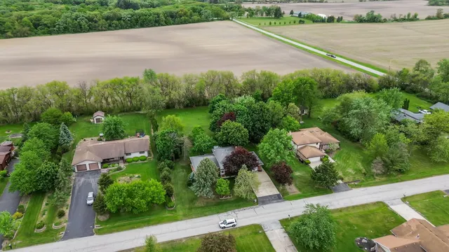 $299,900 | 2841 East Pine Drive, Crete, IL 60417