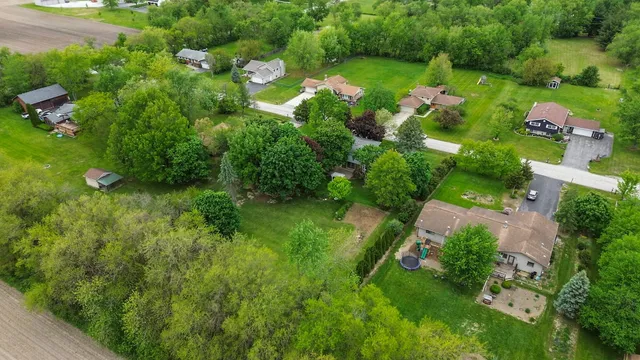 $299,900 | 2841 East Pine Drive, Crete, IL 60417