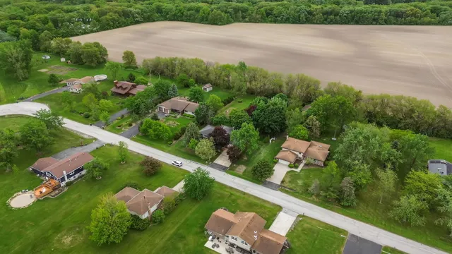 $299,900 | 2841 East Pine Drive, Crete, IL 60417