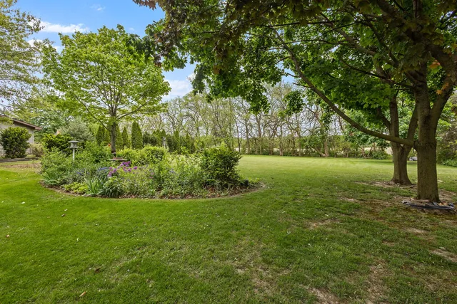 $299,900 | 2841 East Pine Drive, Crete, IL 60417