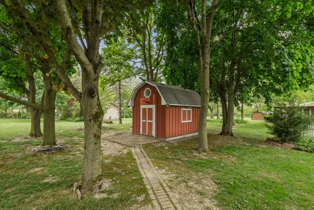 $299,900 | 2841 East Pine Drive, Crete, IL 60417