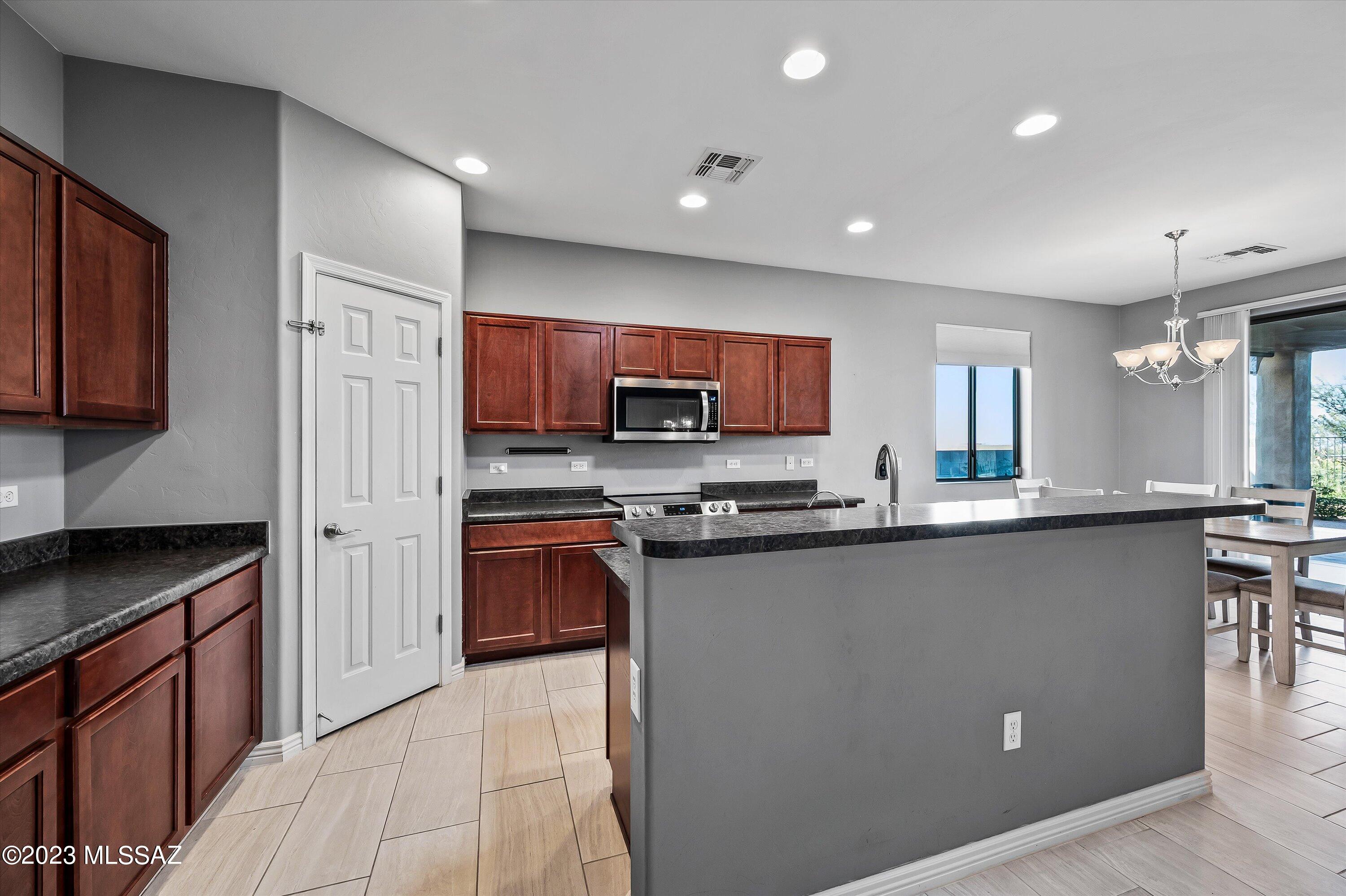 169 East Sycamore View Road Vail, AZ 85641 - Photo 10 of 32 Gallery Image 10