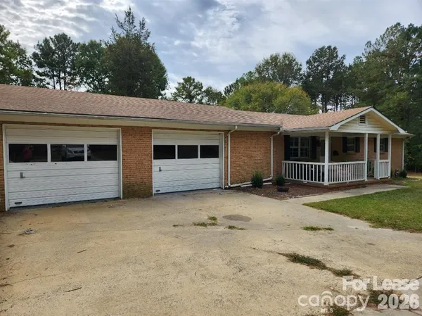 $2,000 | 249 Saddle Road, Lancaster, SC 29720