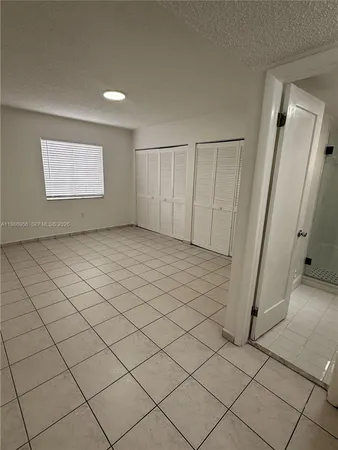 $2,600 | 3262 West 70th Street, Unit 101, Hialeah, FL 33018