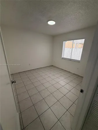 $2,600 | 3262 West 70th Street, Unit 101, Hialeah, FL 33018
