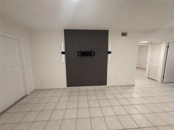 $2,600 | 3262 West 70th Street, Unit 101, Hialeah, FL 33018