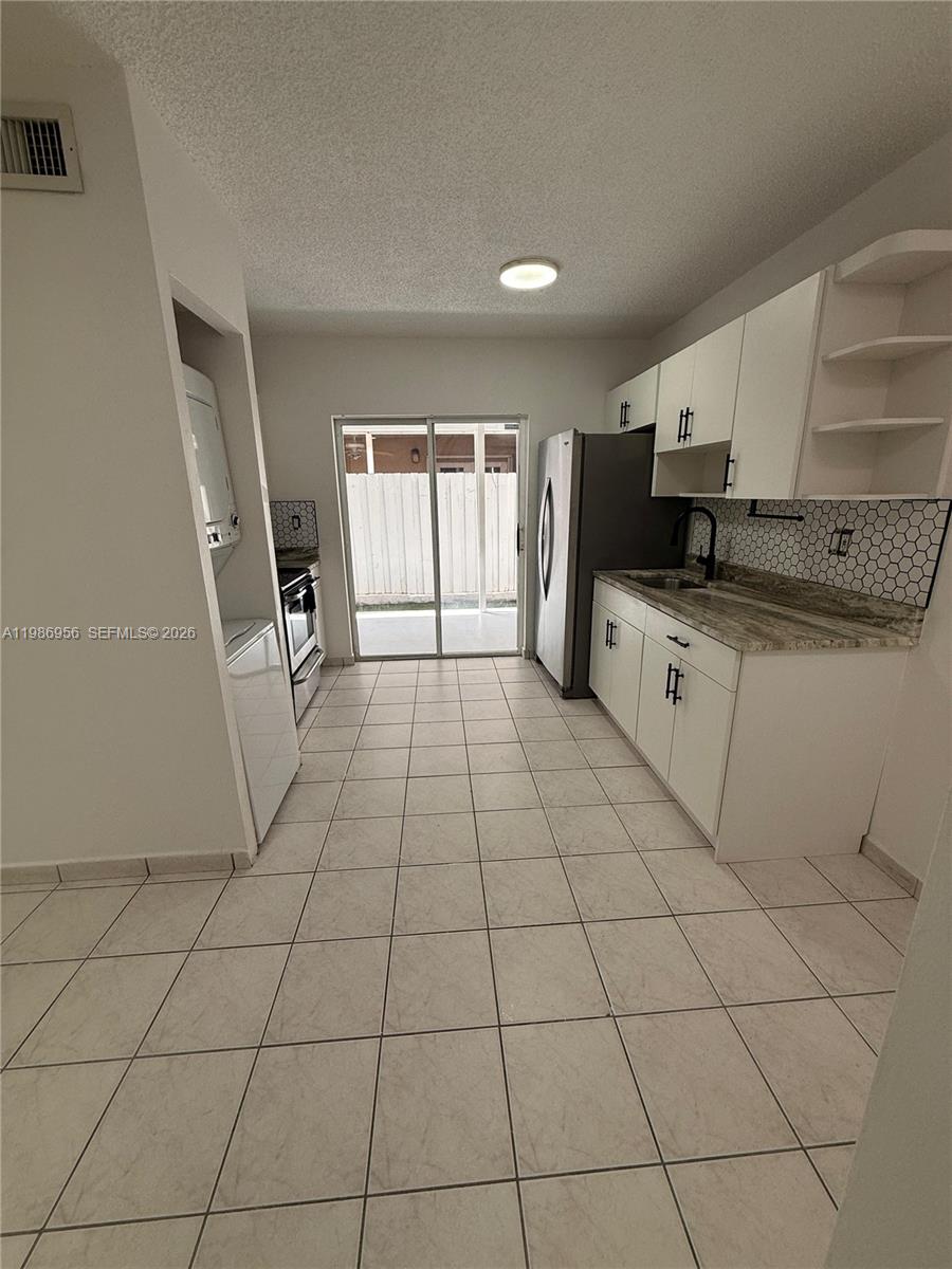 3262 West 70th Street, Unit 101 Hialeah, FL 33018 - Photo 5 of 17