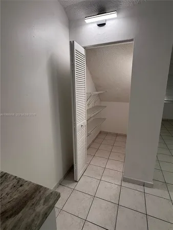 $2,600 | 3262 West 70th Street, Unit 101, Hialeah, FL 33018