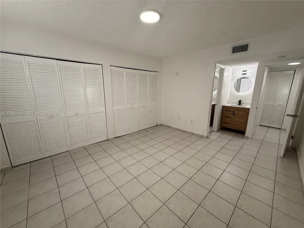 $2,600 | 3262 West 70th Street, Unit 101, Hialeah, FL 33018