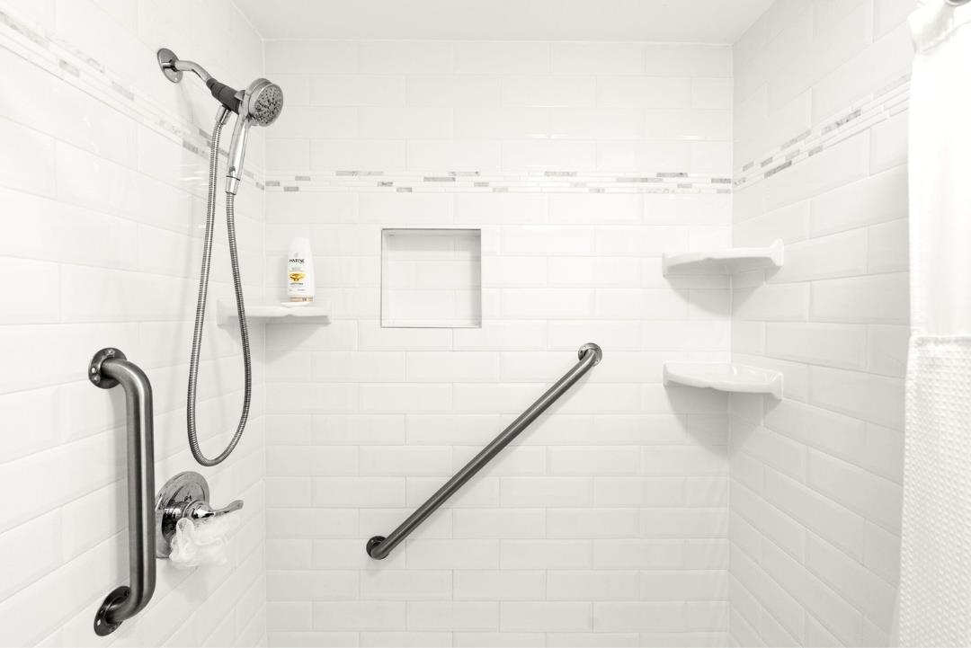 520 27th Street Union City, NJ 07087 - Photo 17 of 19 a bathroom with a shower