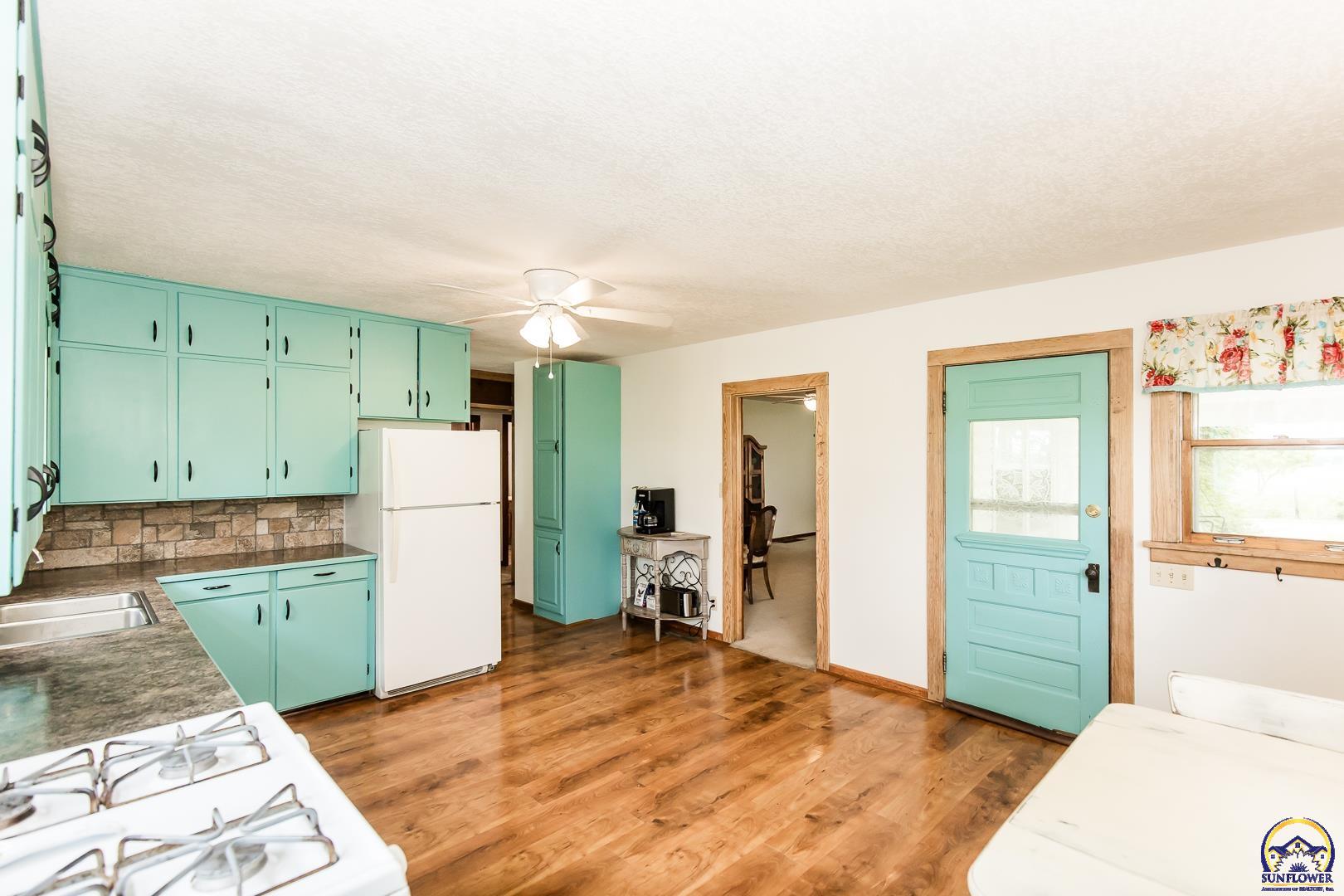 2626 Rd F Americus, KS 66835 - Photo 16 of 70