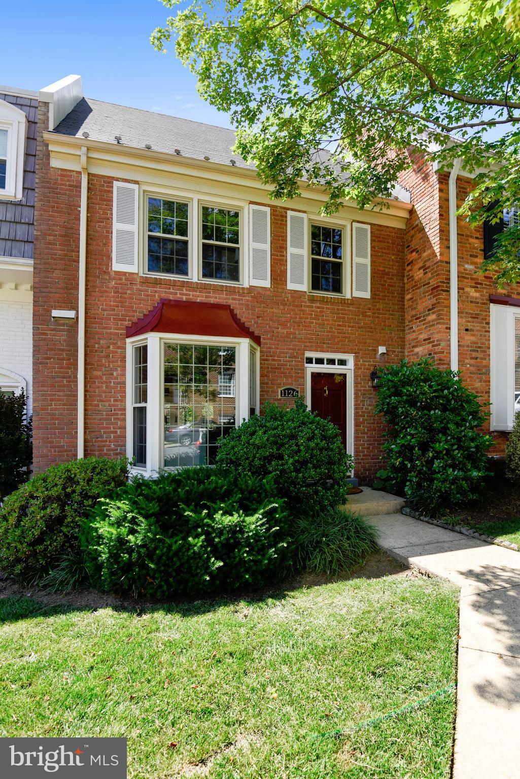 1126 Kensington Road McLean, VA 22101 - Photo 1 of 29 Exterior (Front)
