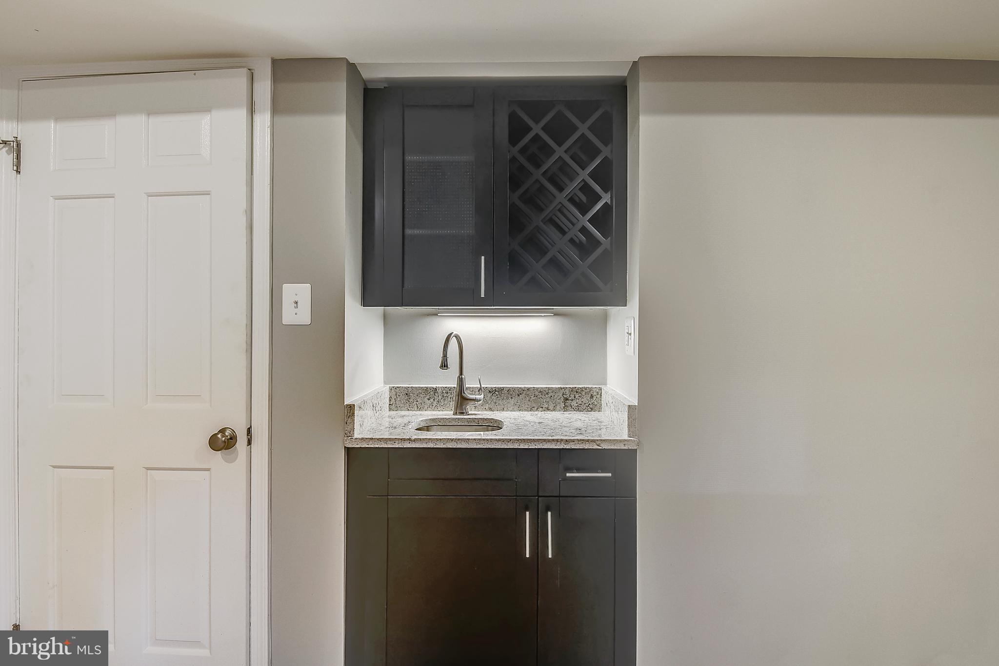 1126 Kensington Road McLean, VA 22101 - Photo 27 of 29 Bar in Rec room